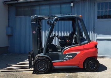 Použit&aacute; manipulačn&aacute; technika Linde H25D &mdash; Booster Lift