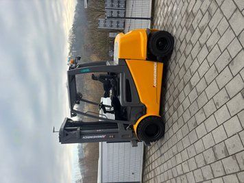 Použit&aacute; manipulačn&aacute; technika Jungheinrich EFG S50 &mdash; Booster Lift