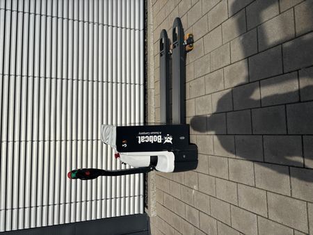 Použit&aacute; manipulačn&aacute; technika Bobcat BPM16N &mdash; Booster Lift