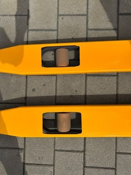 Used material handling equipment Jungheinrich EJC 216 &mdash; Booster Lift
