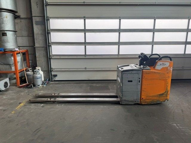 Použit&aacute; manipulačn&aacute; technika Still EXH-S20 &mdash; Booster Lift