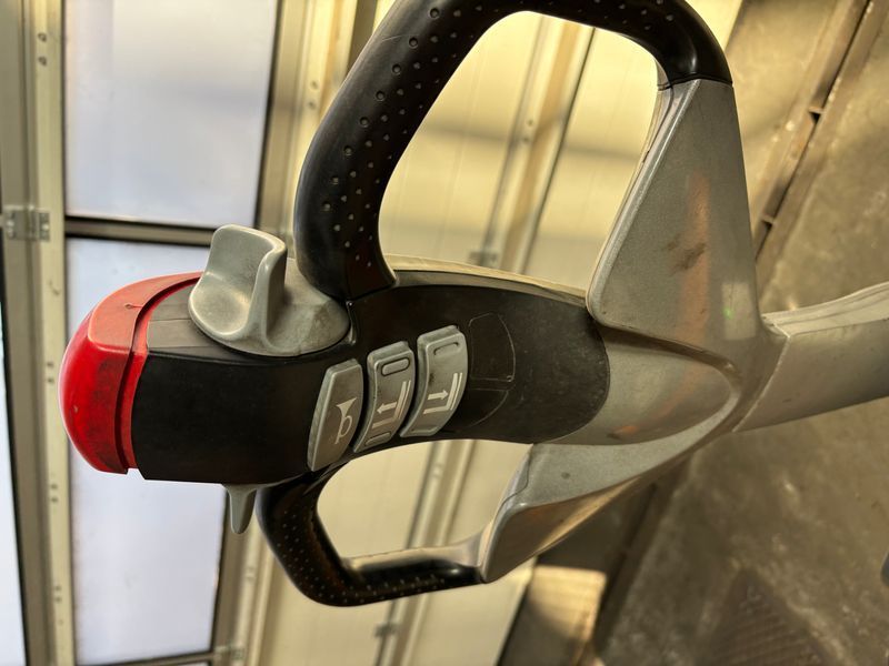 Použit&aacute; manipulačn&aacute; technika Still EXV 10 Li-lon &mdash; Booster Lift