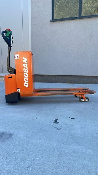 Použit&aacute; manipulačn&aacute; technika Doosan LEDH20 M &mdash; Booster Lift
