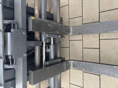 Used material handling equipment Doosan B25X-7 &mdash; Booster Lift
