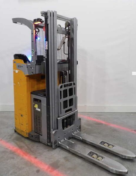 Použit&aacute; manipulačn&aacute; technika Still FXV14 &mdash; Booster Lift