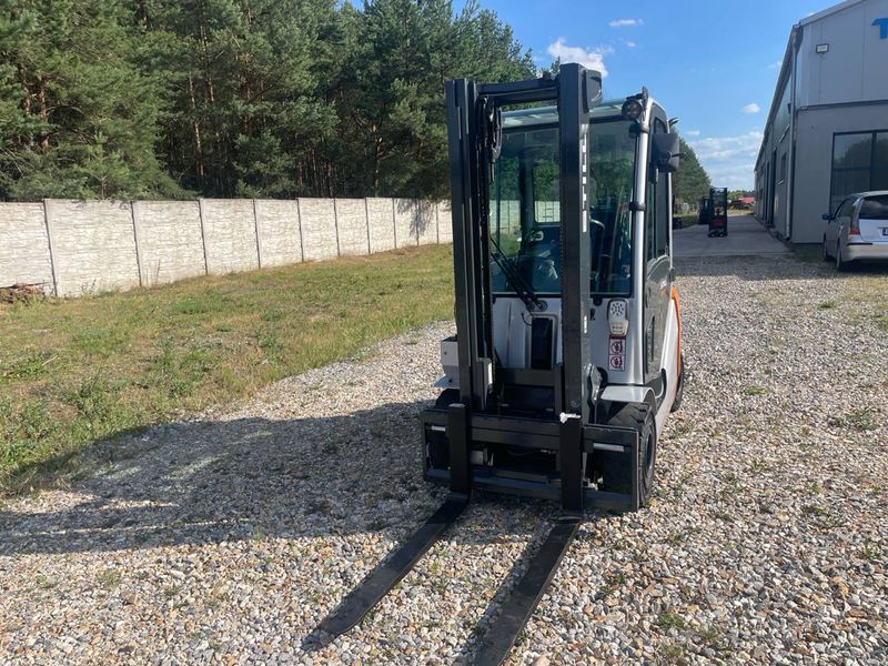 Použit&aacute; manipulačn&aacute; technika Still RX70-25D &mdash; Booster Lift