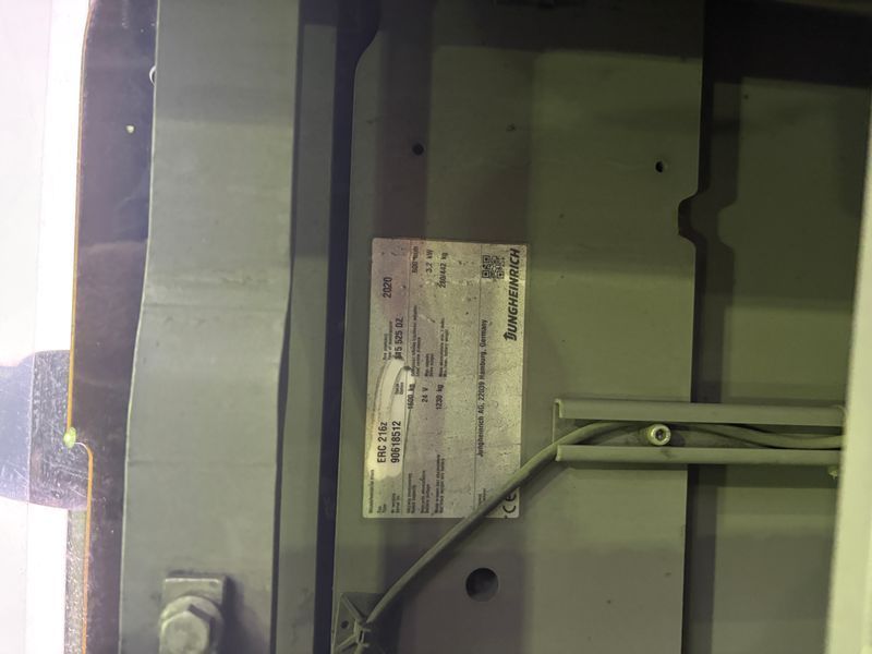 Used material handling equipment Jungheinrich ERC 216z Li-lon &mdash; Booster Lift