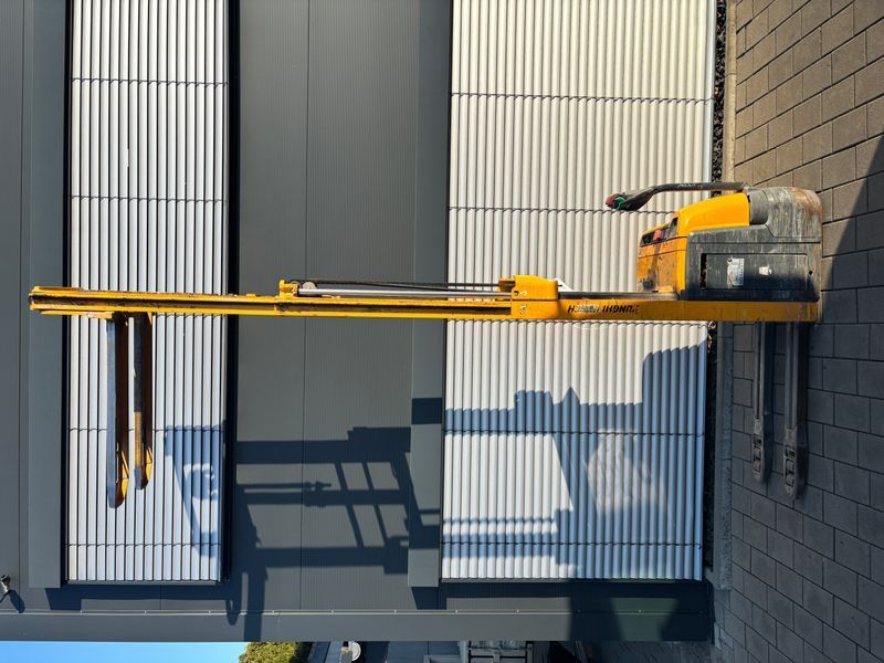 Použit&aacute; manipulačn&aacute; technika Jungheinrich EJC 216z &mdash; Booster Lift