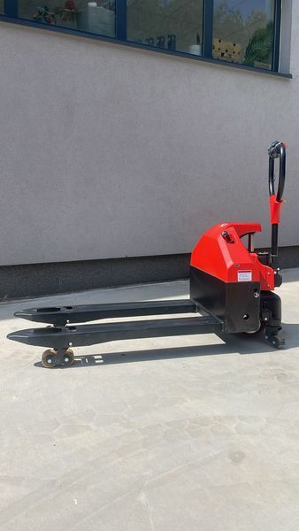 Použit&aacute; manipulačn&aacute; technika [div] EC1.5 1500kg &mdash; Booster Lift