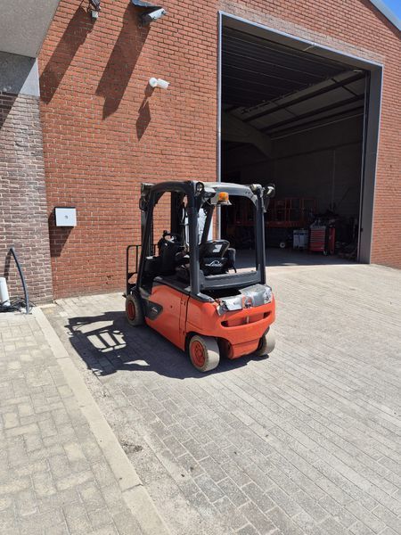 Použit&aacute; manipulačn&aacute; technika Linde E20PL-02 2021y/ 4.1m/ 2750mh &mdash; Booster Lift