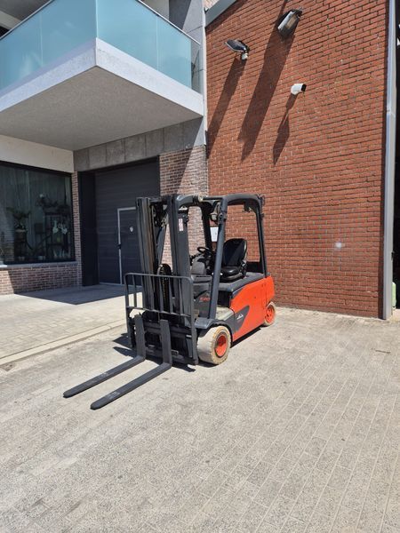 Použit&aacute; manipulačn&aacute; technika Linde E20PL-02 2021y/ 4.1m/ 2750mh &mdash; Booster Lift