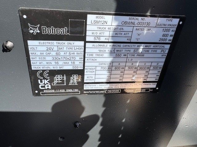 Použit&aacute; manipulačn&aacute; technika Bobcat LSM12N NEUGER&Auml;T!!! &mdash; Booster Lift