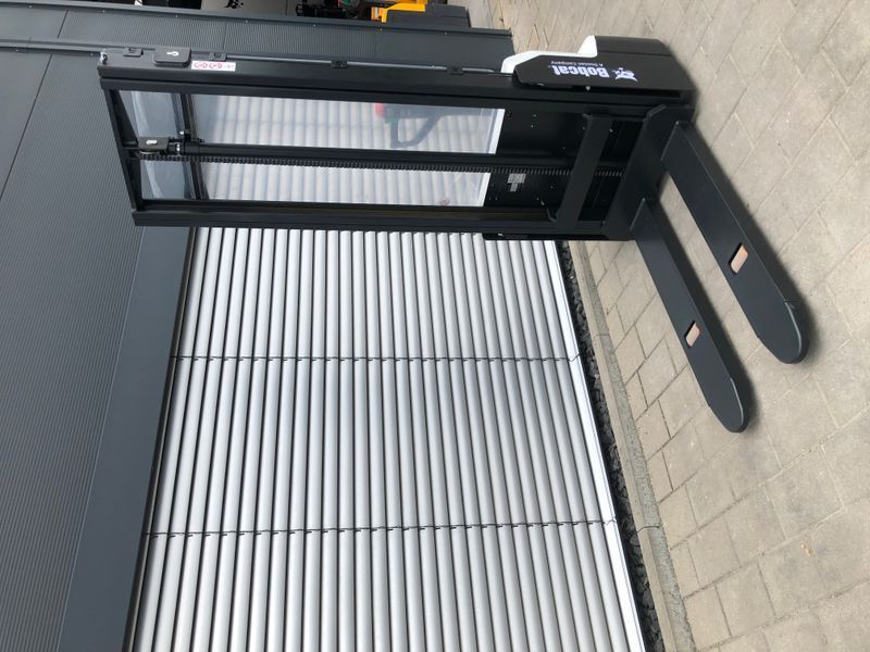 Použit&aacute; manipulačn&aacute; technika Bobcat LSM12N NEUGER&Auml;T!!! &mdash; Booster Lift