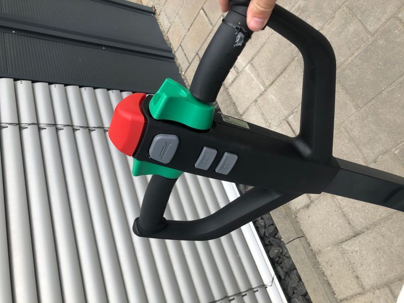 Použit&aacute; manipulačn&aacute; technika Bobcat LSM12N NEUGER&Auml;T!!! &mdash; Booster Lift