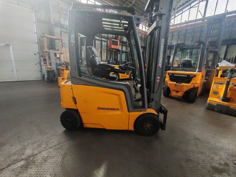 Použit&aacute; manipulačn&aacute; technika Jungheinrich EFG 316k li-ion/ 4v/ 1819mh/ 2022y &mdash; Booster Lift