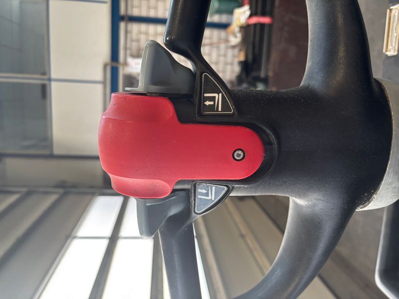 Použit&aacute; manipulačn&aacute; technika Still ECU-SF 20 (mit neuer Batterie) &mdash; Booster Lift