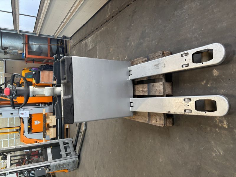 Použit&aacute; manipulačn&aacute; technika Still ECU-SF 20 (mit neuer Batterie) &mdash; Booster Lift