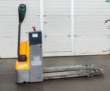 Použit&aacute; manipulačn&aacute; technika Jungheinrich EJE M13 Li-Ion (4pc in stock) &mdash; Booster Lift