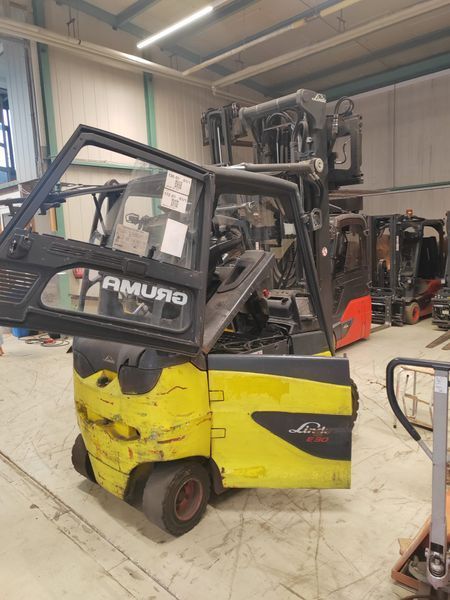 Used material handling equipment Linde E30/600H(387) Batt2022 BJ &mdash; Booster Lift