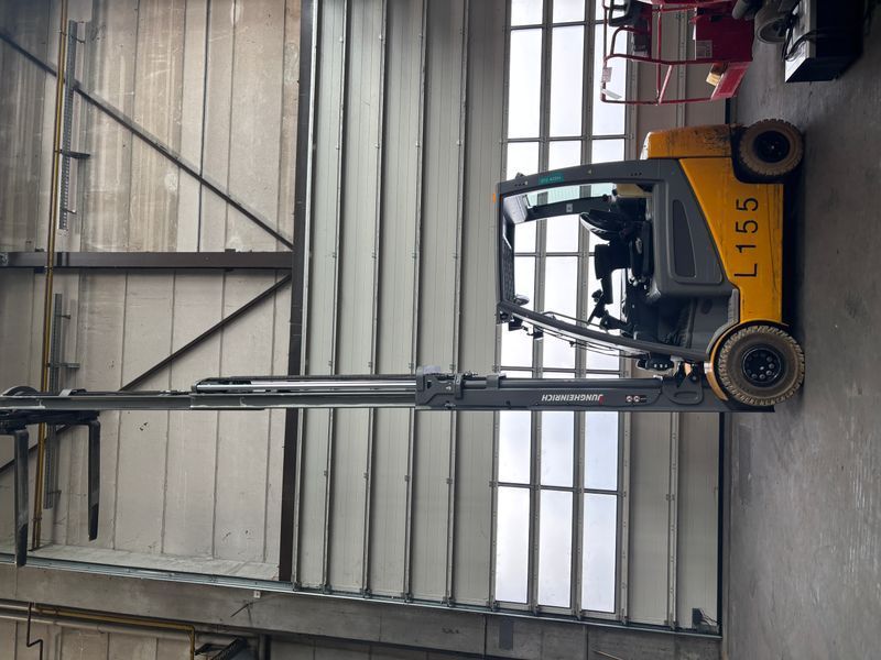 Used material handling equipment Jungheinrich EFG 540ks &mdash; Booster Lift