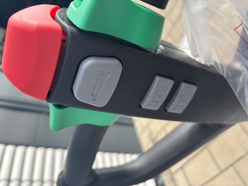 Použit&aacute; manipulačn&aacute; technika Bobcat LSM12N-7i &mdash; Booster Lift