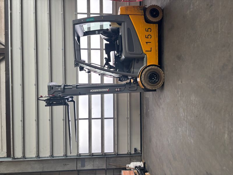 Used material handling equipment Jungheinrich EFG 540ks &mdash; Booster Lift