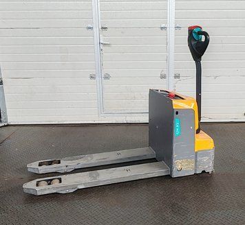 Použit&aacute; manipulačn&aacute; technika Jungheinrich EJE M13 2021y (5pc in stock) &mdash; Booster Lift