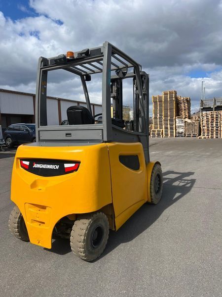 Použit&aacute; manipulačn&aacute; technika Jungheinrich EFG 535k 3.5t/ 5m/ 2424mh/ 4v &mdash; Booster Lift