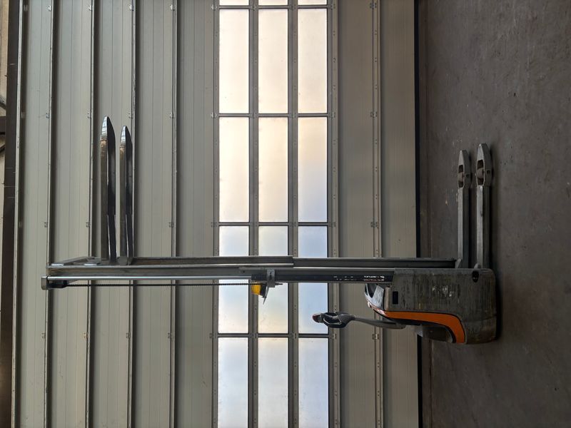 Použit&aacute; manipulačn&aacute; technika Still EXV 10 Li-lon &mdash; Booster Lift