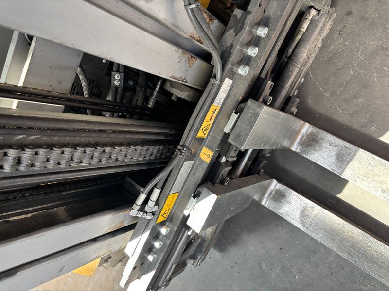 Použit&aacute; manipulačn&aacute; technika Jungheinrich EFG 425K &mdash; Booster Lift