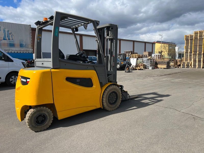 Použit&aacute; manipulačn&aacute; technika Jungheinrich EFG 535k 3.5t/ 5m/ 2424mh/ 4v &mdash; Booster Lift