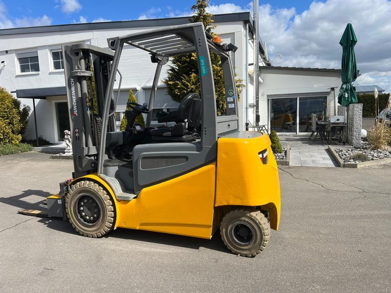 Použit&aacute; manipulačn&aacute; technika Jungheinrich EFG 535k 3.5t/ 5m/ 2424mh/ 4v &mdash; Booster Lift