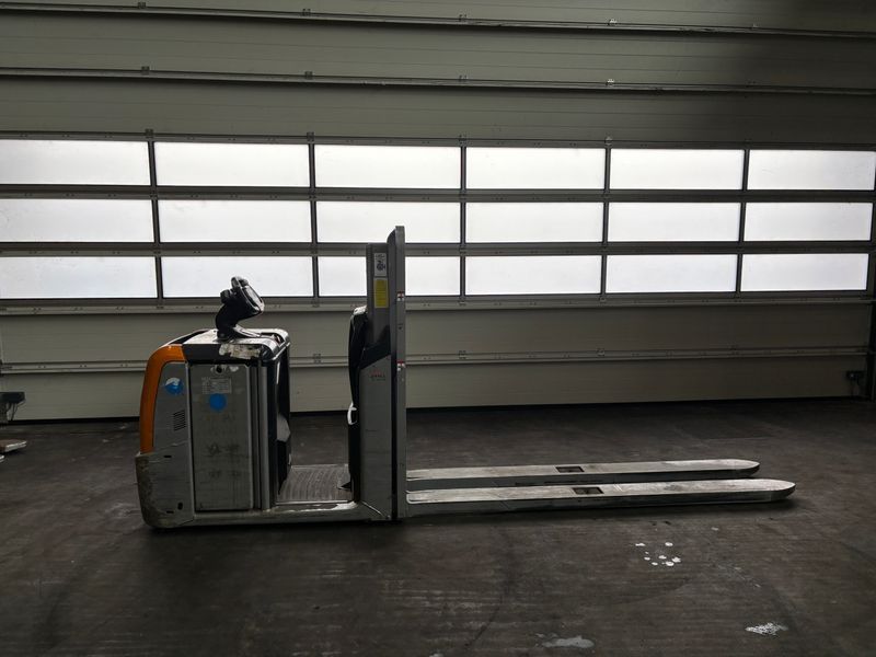 Used material handling equipment Still OPX-L 16 &mdash; Booster Lift