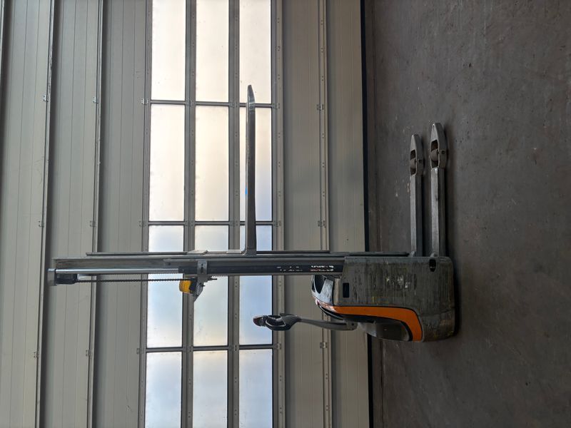 Použit&aacute; manipulačn&aacute; technika Still EXV 10 Li-lon &mdash; Booster Lift