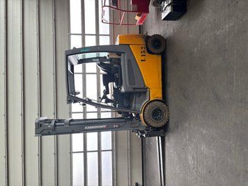 Used material handling equipment Jungheinrich EFG 425K &mdash; Booster Lift