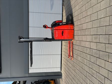 Used material handling equipment Linde L16AP &mdash; Booster Lift
