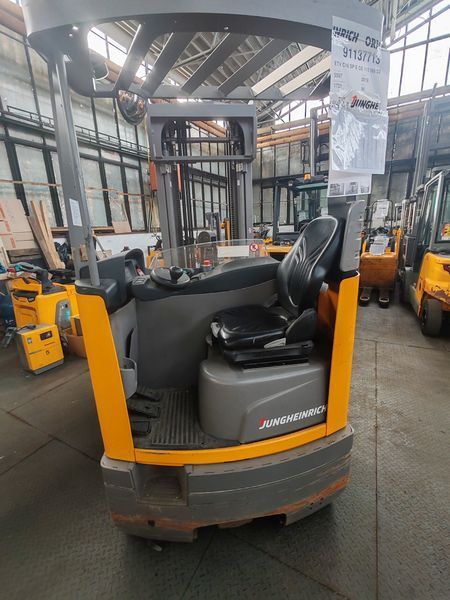 Použit&aacute; manipulačn&aacute; technika Jungheinrich ETV C16 5.6m/ 2019y/ 1731mh &mdash; Booster Lift