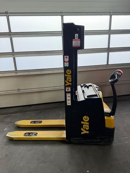 Použit&aacute; manipulačn&aacute; technika Yale MS12 &mdash; Booster Lift