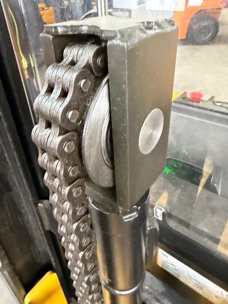 Použit&aacute; manipulačn&aacute; technika Yale MS12 &mdash; Booster Lift