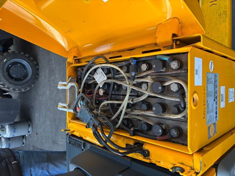 Použit&aacute; manipulačn&aacute; technika Jungheinrich ERE 120 KP &mdash; Booster Lift