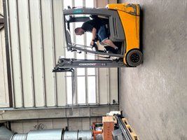 Použit&aacute; manipulačn&aacute; technika Jungheinrich EFG 215 &mdash; Booster Lift