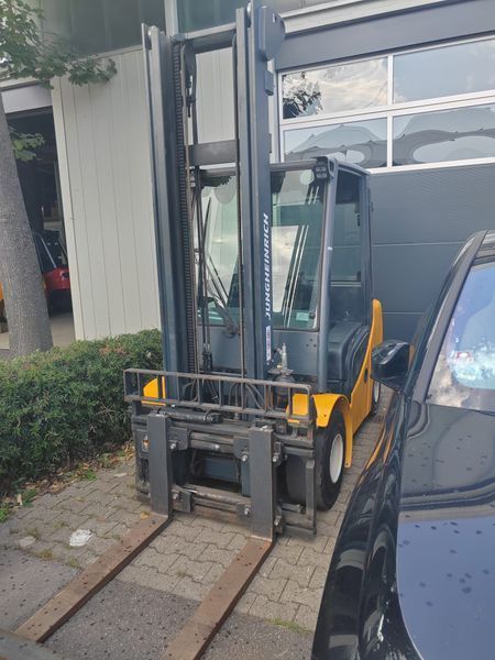 Used material handling equipment Jungheinrich DFG430s /5828mh/ 4.3m/ 2014y &mdash; Booster Lift