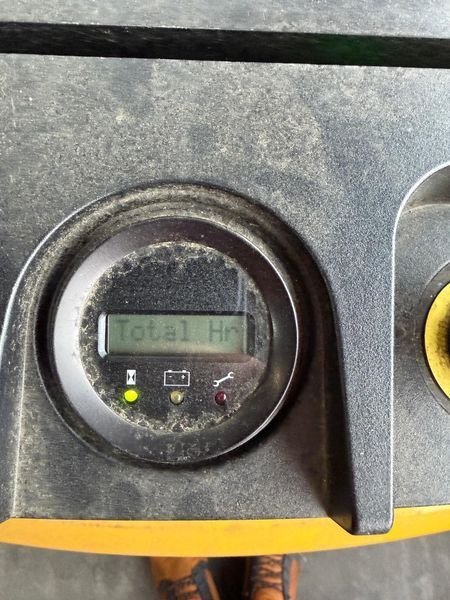 Used material handling equipment Yale MS16 &mdash; Booster Lift