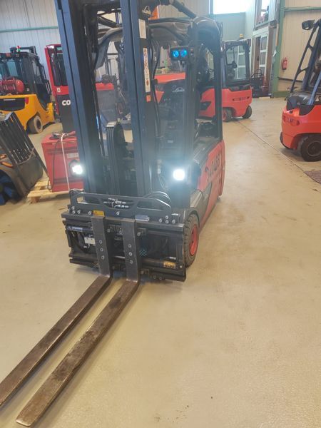 Použit&aacute; manipulačn&aacute; technika Linde E16L-02 &mdash; Booster Lift