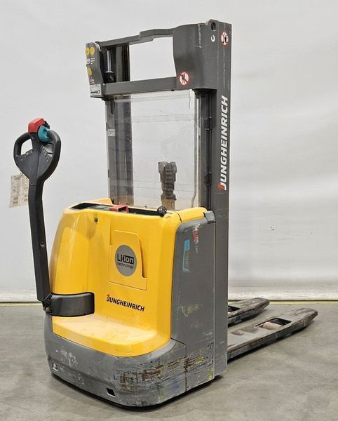 Použit&aacute; manipulačn&aacute; technika Jungheinrich EJC 112 LI ION 2.5m/ free lift/ 2051h &mdash; Booster Lift