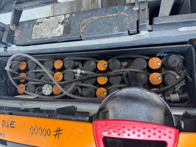 Used material handling equipment Still EXU-H18 &mdash; Booster Lift