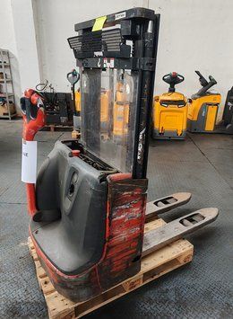Použit&aacute; manipulačn&aacute; technika Linde L10 bad battery &mdash; Booster Lift
