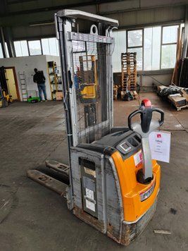 Použit&aacute; manipulačn&aacute; technika Still EXV14 &mdash; Booster Lift