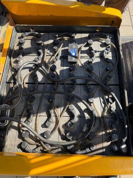 Použit&aacute; manipulačn&aacute; technika Jungheinrich EFG VAC 20 &mdash; Booster Lift