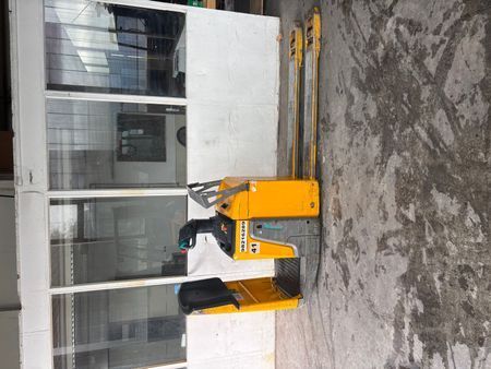 Použit&aacute; manipulačn&aacute; technika Jungheinrich ERE 120 FP Lithium 1600mm &mdash; Booster Lift